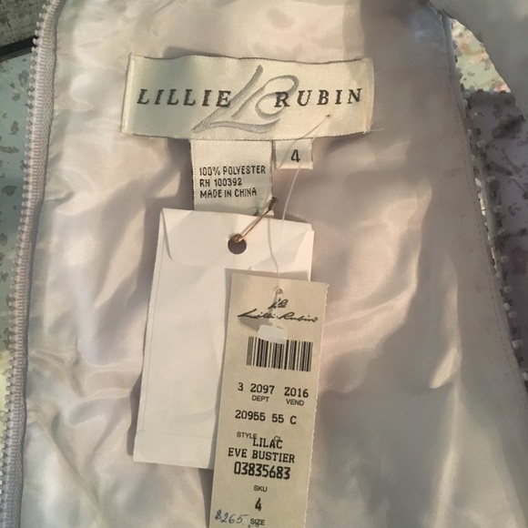 Embroidered & embellished lavender sleeveless top - Picture 4 of 4